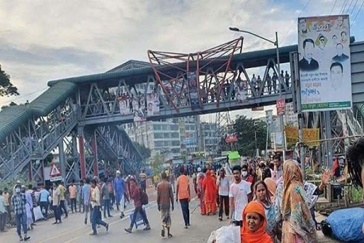 বকেয়া বেতনের দাবিতে কাঁচপুরে ফের সড়ক অবরোধ করে শ্রমিকরা