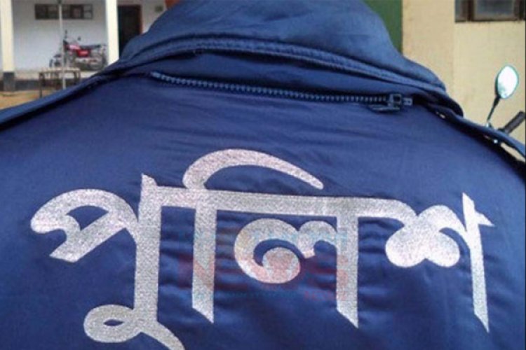 রাজশাহীতে যাত্রী নাজেহাল ও টাকা কেড়ে নেওয়ার অভিযোগে ৬ পুলিশ বরখাস্ত