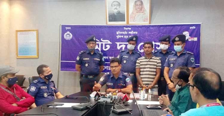 নোয়াখালীতে বিদেশি অস্ত্রসহ সন্ত্রাসী গ্রেফতার