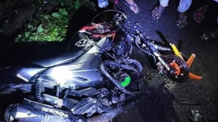 নাটোরে পিকআপের চাপায় মোটরসাইকেলের ২ আরোহীর
