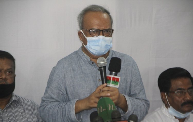 পূজামন্ডপে হামলার ঘটনা আড়াল করতে গিয়ে গর্ত থেকে সাপ বেরিয়ে আসছে: রিজভী