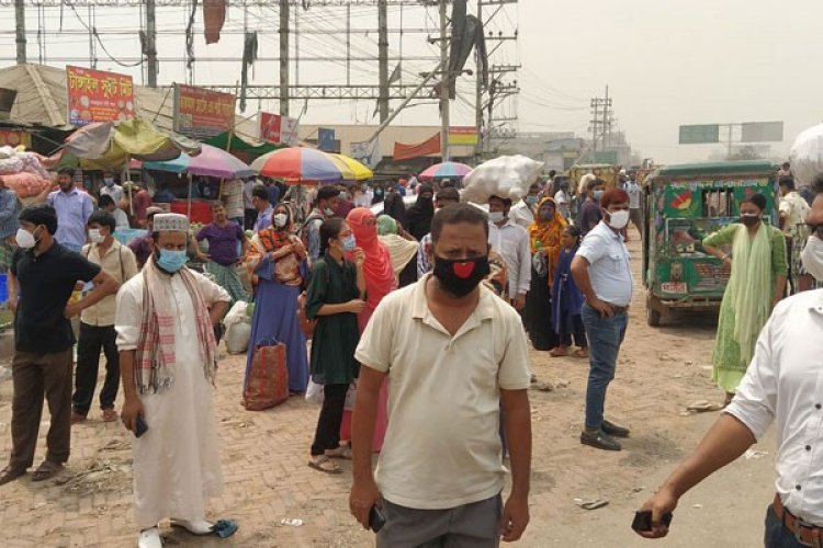 পরিবহন বন্ধ থাকায় ভোগান্তিতে কর্মমুখী মানুষ