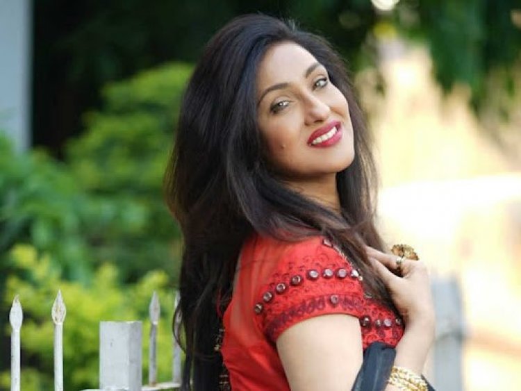 আজ ঋতুপর্ণার জন্মদিন