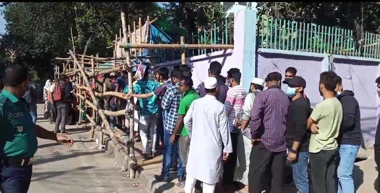 মিরপুরে টিকিট প্রত্যাশীদের উপচেপড়া ভিড়