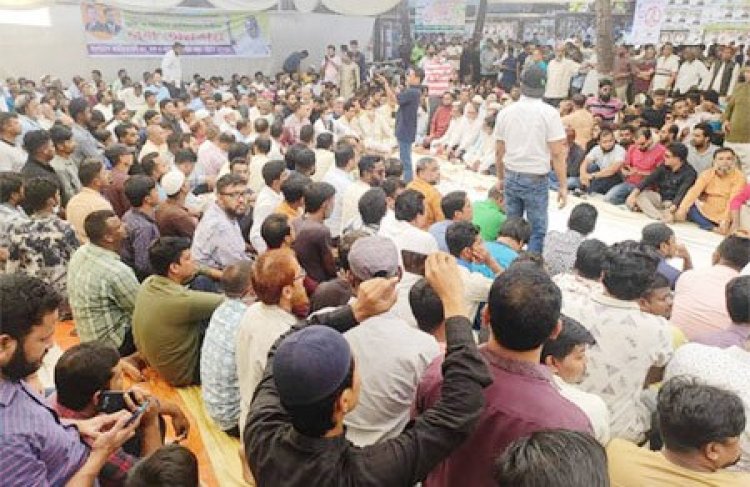 খালেদা জিয়াকে বিদেশে চিকিৎসার অনুমতির দাবিতে চট্টগ্রামে বিএনপির গণঅনশন