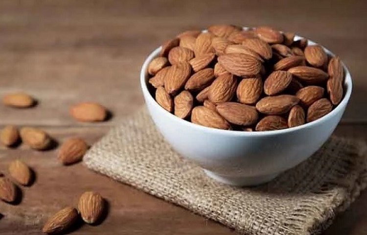 যে কারণে শীতকালে আমন্ড বাদাম খাবেন