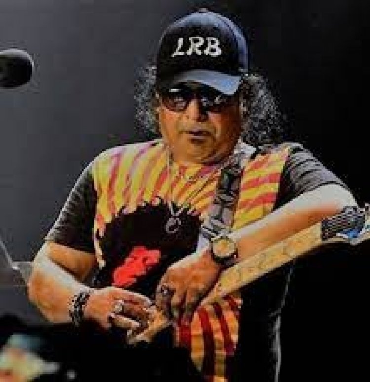 আইয়ুব বাচ্চুর স্মৃতি সংরক্ষণের অর্থ যোগাতে বিক্রি হচ্ছে টি-শার্ট