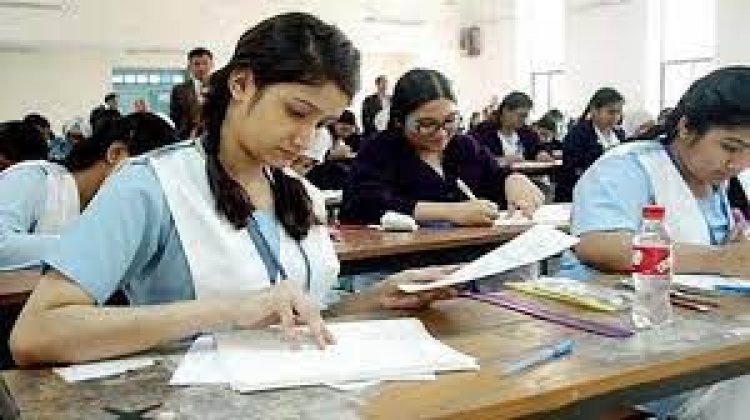 পরীক্ষার্থীর সাথে একজনের বেশি অভিভাবক কেন্দ্রে আসা নিষেধ