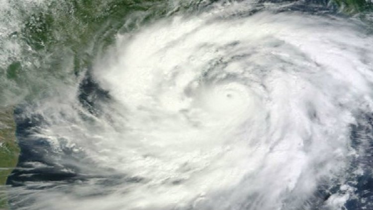 সাইক্লোন ‘জাওয়াদ’ এগুচ্ছে উপকূলের দিকে