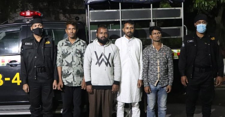 মিরপুরে র্যাবের অভিযান, মাদকসহ আটক ১২