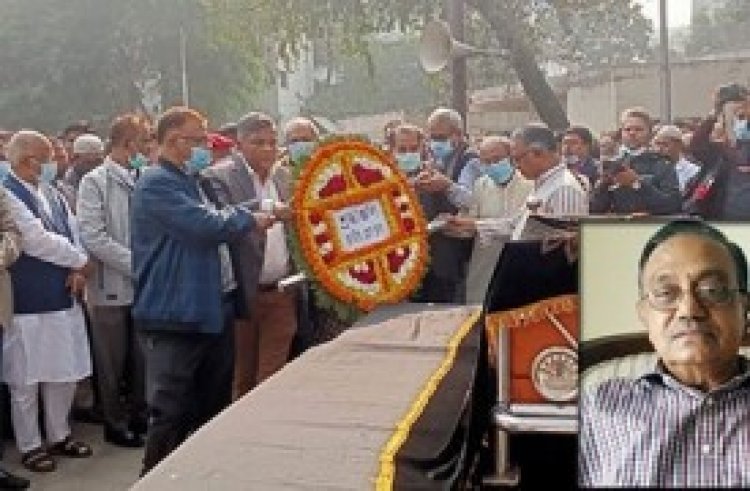 জাতীয় প্রেস ক্লাবে রিয়াজ উদ্দিন আহমেদের কফিনে শ্রদ্ধা