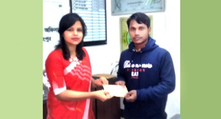 অর্থাভাবে ঢাবিতে ভর্তি হতে না-পারা ছাত্রের দায়িত্ব নিলেন ইউএনও