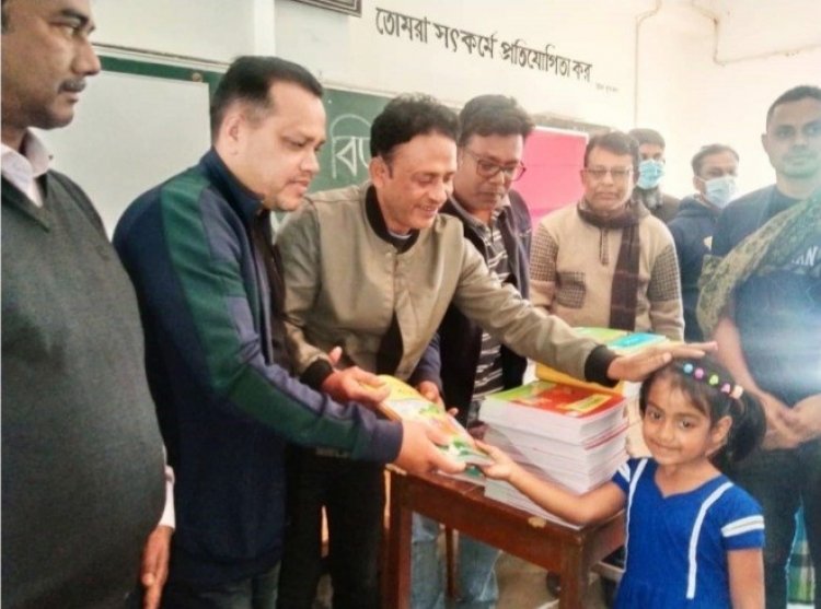 উৎসব ছাড়াই বই বিতরণ শুরু