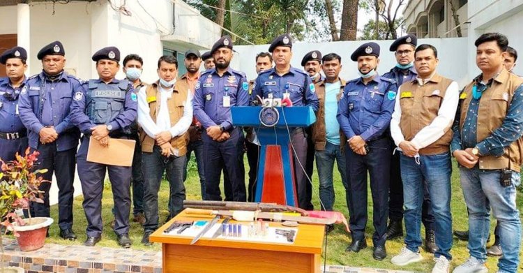 নরসিংদীতে ২ ইউপি চেয়ারম্যানসহ ১৮ জন অস্ত্রসহ গ্রেফতার