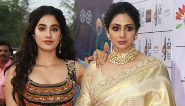 শ্রীদেবীর মৃত্যুবার্ষিকী, দুই মেয়ের আবেগঘন বার্তা