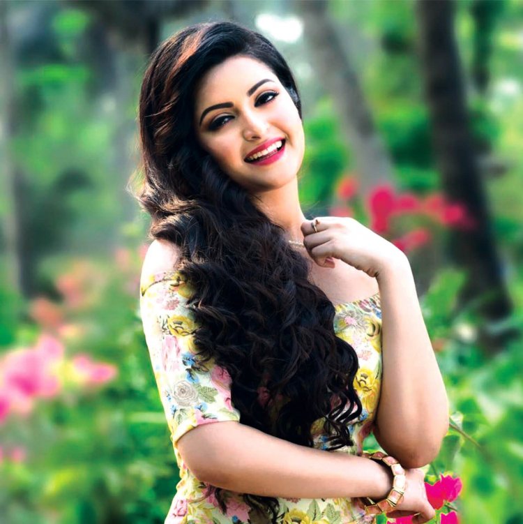 মাদক মামলায় চার্জ গঠন বাতিলে পরীমনির আবেদনের শুনানি সোমবার