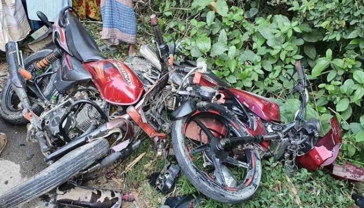 দুই মোটরসাইকেলের মুখোমুখি সংঘর্ষে নিহত ৩