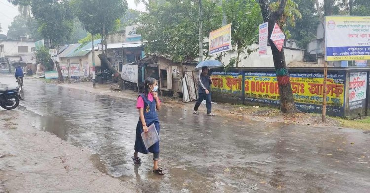 বৃষ্টি বাড়তে পারে ৪ বিভাগে, তাপমাত্রা কমতে পারে উত্তরে