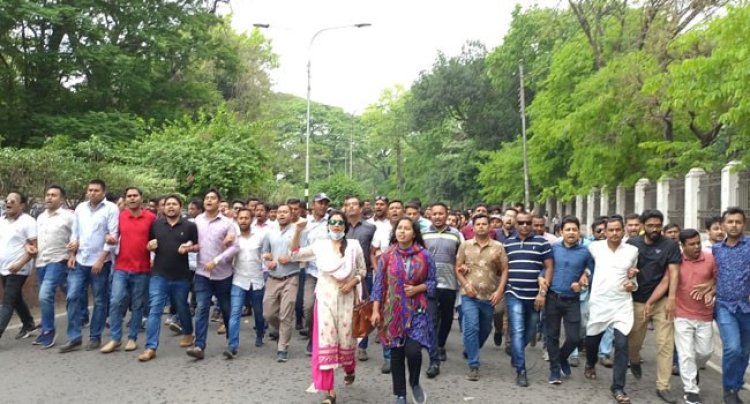 খালেদা জিয়াকে নিয়ে কটূক্তির প্রতিবাদে ছাত্রদলের মিছিল