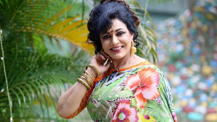 আবারও সিনেমা পরিচালনায় রোজিনা