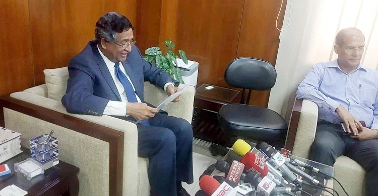 জানি না, আলু নিয়ে চাষিদের কীভাবে সহযোগিতা করবো: কৃষিমন্ত্রী
