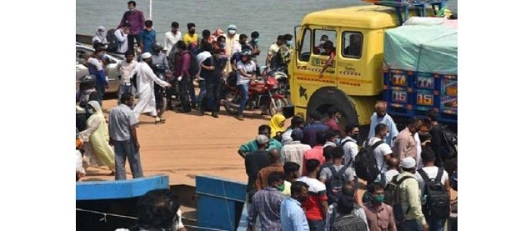 পাটুরিয়ায় ঘরমুখো মানুষের চাপ