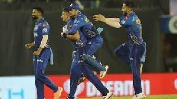 রুদ্ধশ্বাস ম্যাচে টেবিল টপার গুজরাটকে হারালো তলানির মুম্বাই