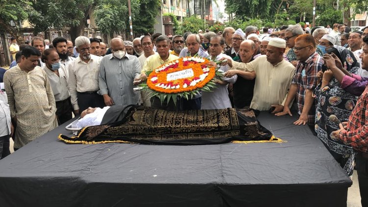 প্রেস ক্লাবে কে জি মোস্তফার জানাজা সম্পন্ন: সর্বস্তরের মানুষের শ্রদ্ধা