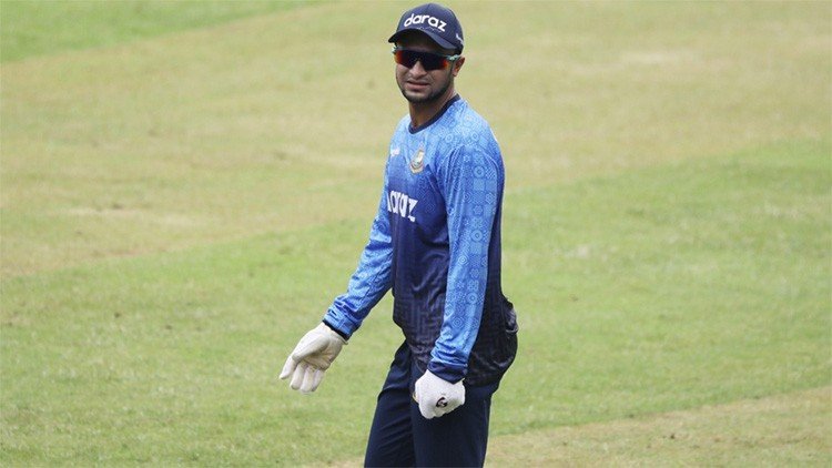 প্রথম টেস্টে খেলবেন সাকিব: মুমিনুল