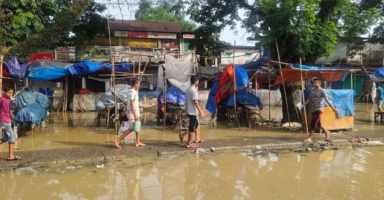 সিলেটে পানি কমলেও দুর্ভোগ বেড়েছে নগরবাসীর