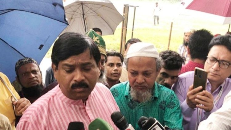 ভোট দিয়ে ইভিএম নিয়ে মনিরুলের অভিযোগ
