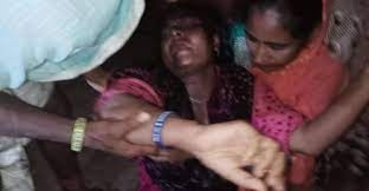 হামলার বিচার চাওয়ায় নারীকে অ্যাসিড নিক্ষেপ