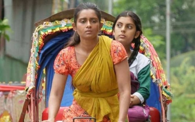 রিকশা চালাচ্ছেন তানজিন তিশা