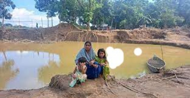 পরিশ্রমে গড়া ঘরবাড়ি এখন শুধুই স্মৃতি