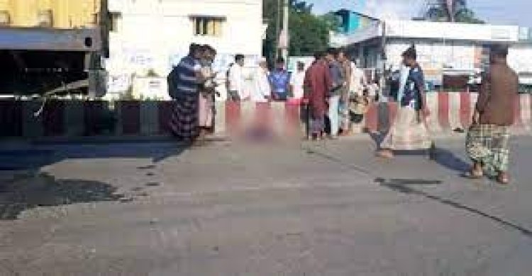 প্রাইভেট পড়তে যাওয়ার পথে লরির ধাক্কায় প্রাণ গেল কলেজছাত্রীর