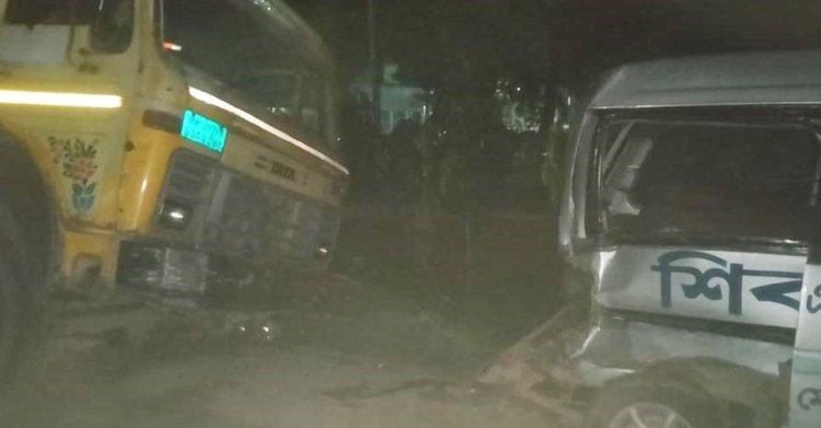 দিনাজপুর মেডিকেল কলেজের সামনে ট্রাকচাপায় ২ পথচারী নিহত