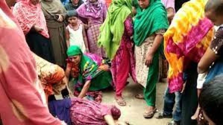 পরকীয়া সন্দেহে মেয়ের সামনে স্ত্রীকে গলা কেটে হত্যা