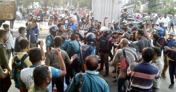 চাকরিতে আবেদনের বয়সসীমা ৩৫ করার দাবিতে শাহবাগে ফের জনসমাবেশ