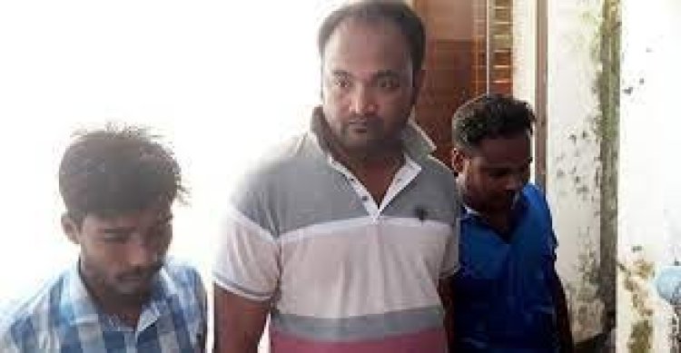 নওগাঁয় চাঁদা আদায়কালে ৩ যুবক আটক
