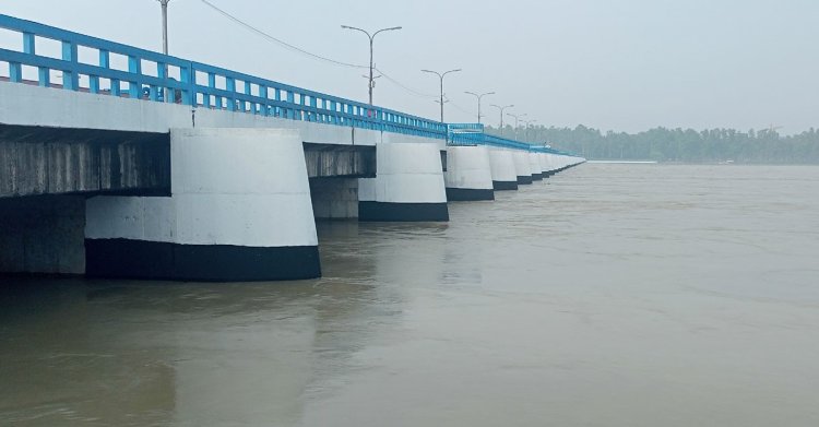 তিস্তার পানি বিপৎসীমা ছুঁই ছুঁই, খুলে দেওয়া হয়েছে ৪৪ গেট