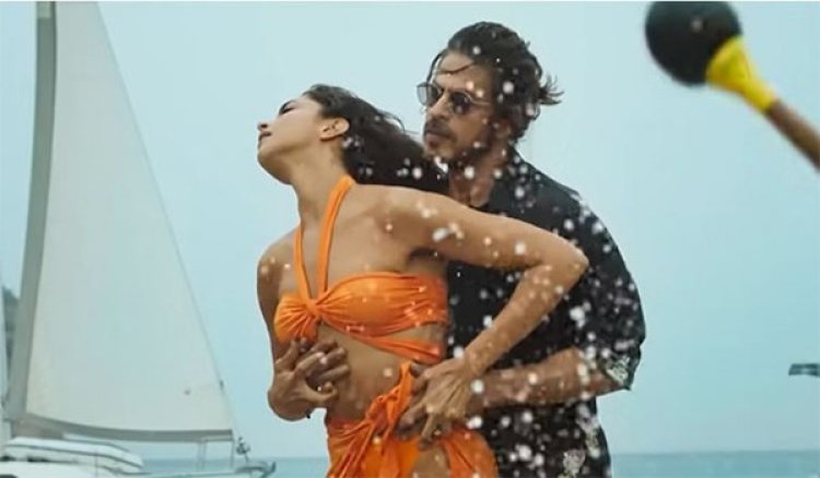 ‘পাঠান’ নিয়ে মুখ খুললেন ভারতের সেন্সর বোর্ডের সাবেক চেয়ারপার্সন