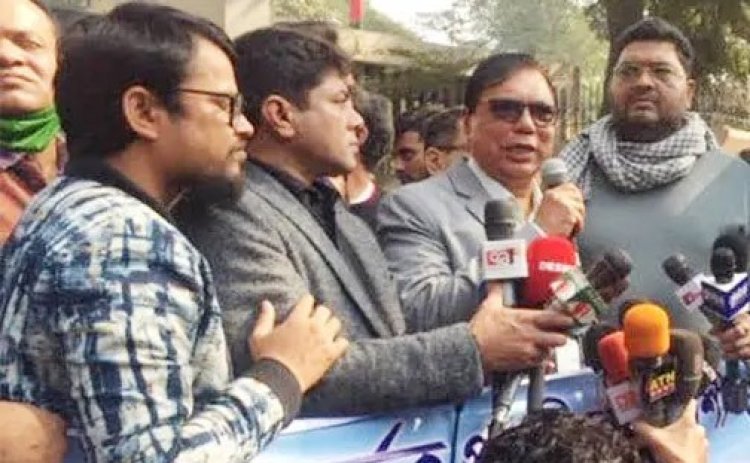 যুক্তরাষ্ট্রে বাংলাদেশি শিক্ষার্থী হত্যার প্রতিবাদে পররাষ্ট্র মন্ত্রণালয়ের সামনে মানববন্ধন