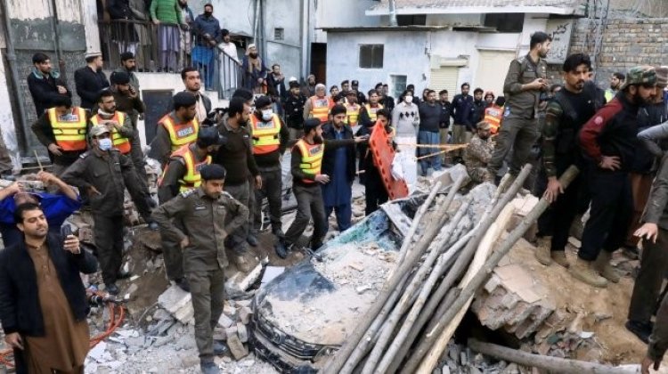 পাকিস্তানে মসজিদে বোমা হামলায় নিহত বেড়ে ৮৭