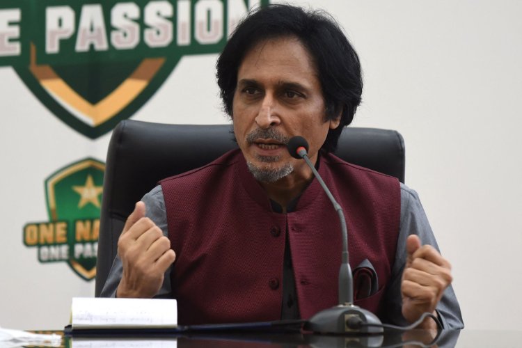 পিএসএলে ধারাভাষ্য নিয়ে মুখোমুখি রমিজ–পিসিবি