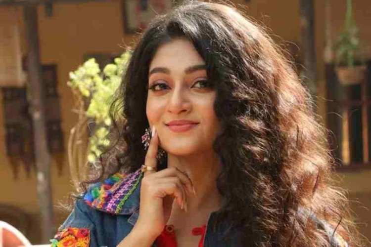 আড়াই বছর বয়সে বাবাকে হারিয়েছেন, মা-মেয়ের একার লড়াই, ঋতব্রতা কী ভাবে নায়িকা হলেন?