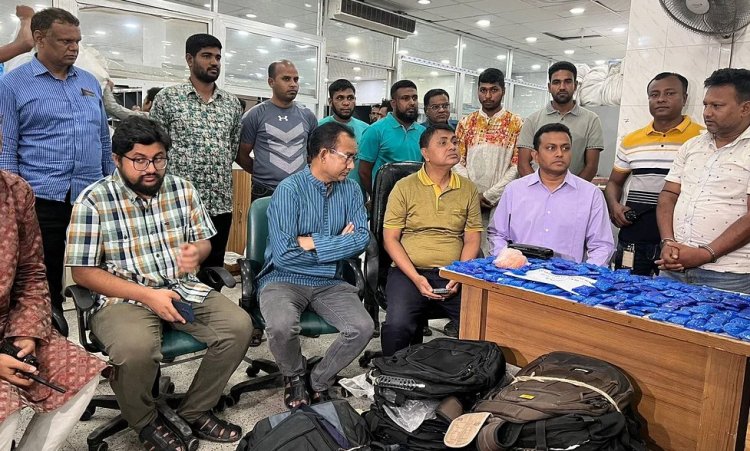 মতিঝিলে সুন্দরবন কুরিয়ার সার্ভিস থেকে ৫০ হাজার ইয়াবা উদ্ধার
