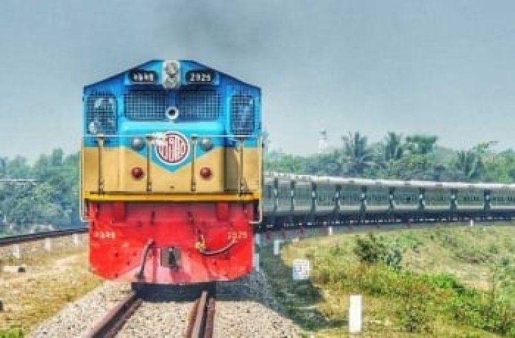 চলন্ত ট্রেন থেকে ফেলে দেয়ার নির্মম বর্ণনা দিলেন ঢাবি শিক্ষার্থী