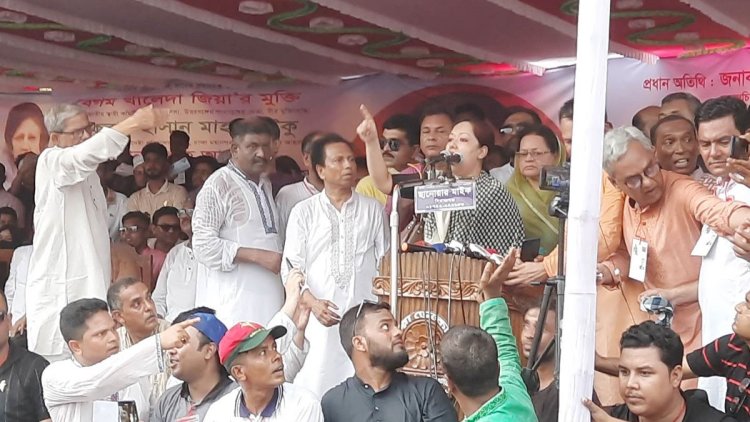 সরকারের পতন না হওয়া পর্যন্ত আমরা ঘরে ফিরে যাব না : রুমিন ফারহানা
