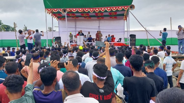 খণ্ড খণ্ড মিছিল নিয়ে পদযাত্রায় আসছেন বিএনপি নেতাকর্মীরা