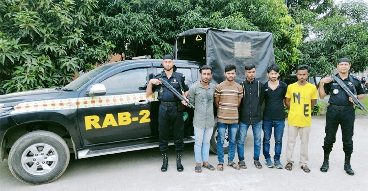 মোহাম্মদপুরে দেশীয় অস্ত্রসহ পাঁচ ডাকাত গ্রেফতার